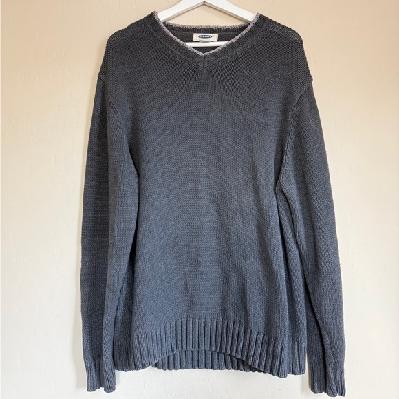 Old Navy Men’s 2002 V Neck Gray Sweater with Light Contrast Trim Academia XL - Picture 1 of 6